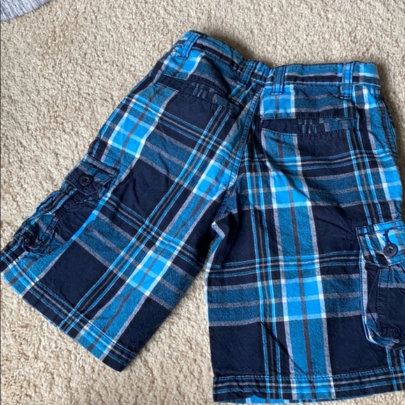 Shorts - Picture 3 of 3